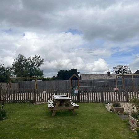 The Crown Inn Gayton  Εξωτερικό φωτογραφία
