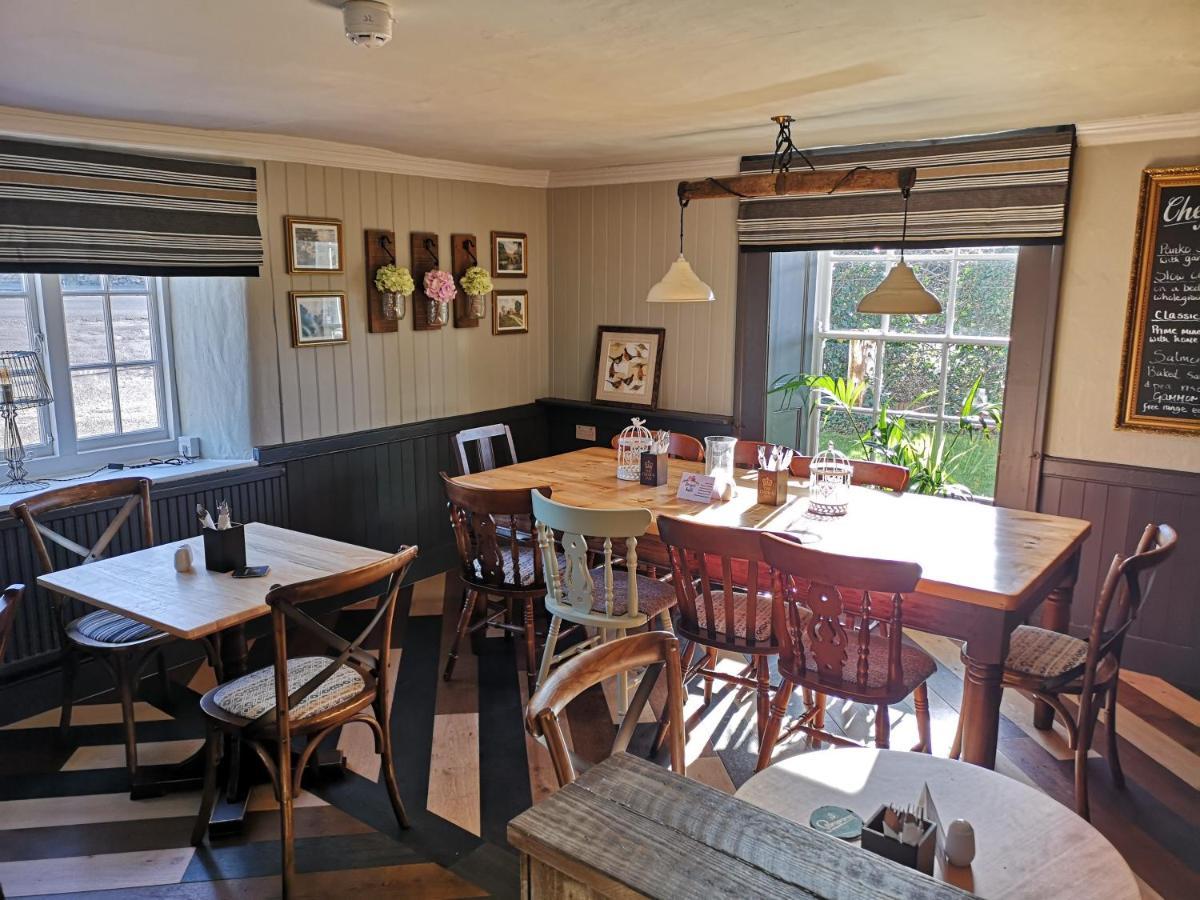 The Crown Inn Gayton  Εξωτερικό φωτογραφία