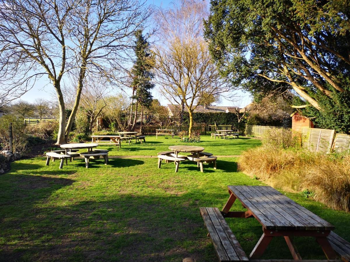 The Crown Inn Gayton  Εξωτερικό φωτογραφία